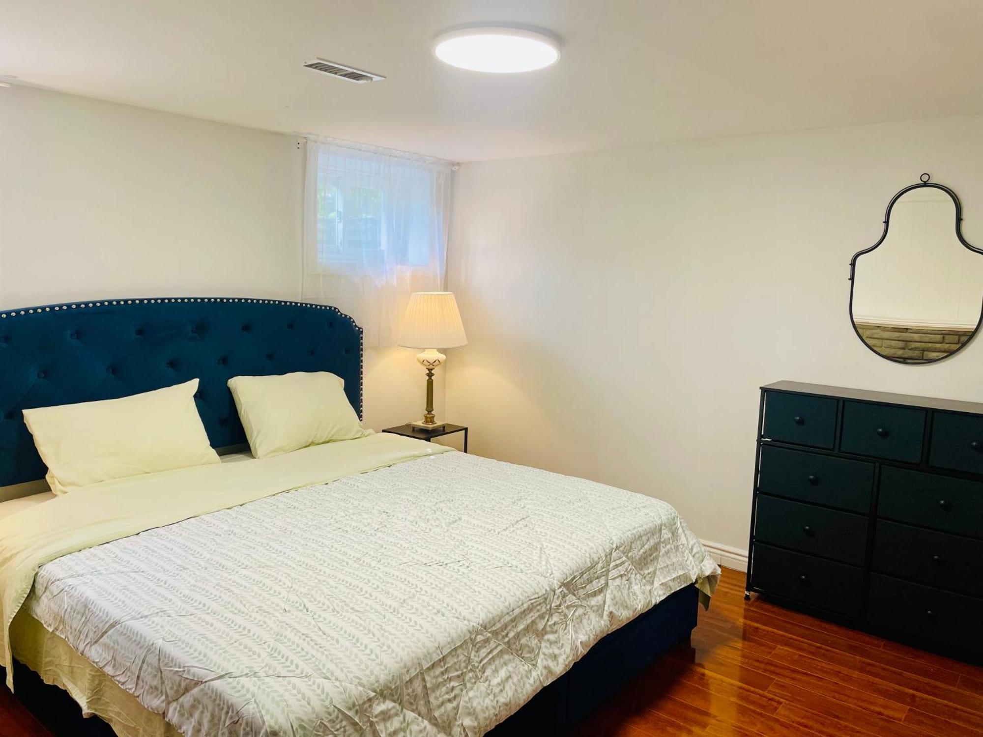 Entire Floor Privet Yard King Queen Bunk Bed Toronto